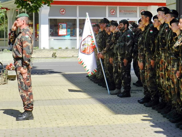 Emlékmenet a katonahősökért 2017 39